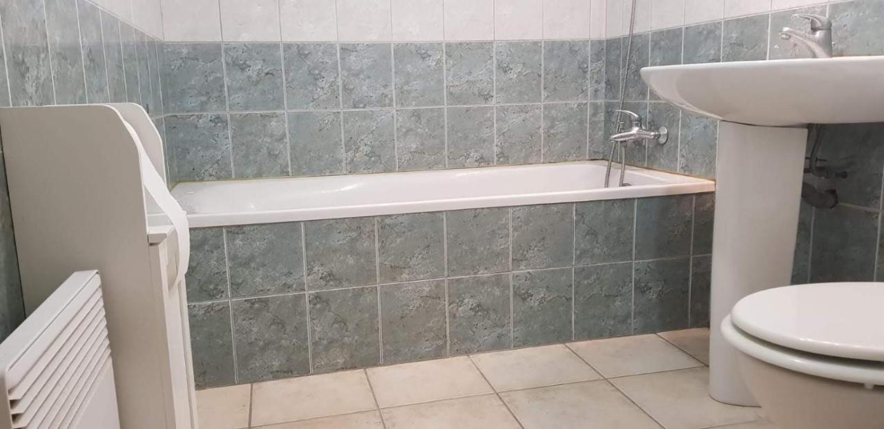 Concarneau Studio Apartment Luaran gambar